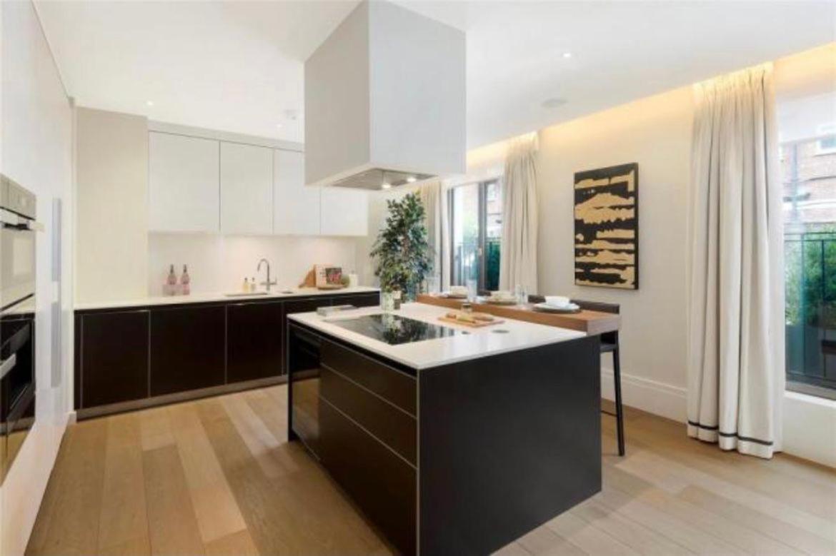 Mc Apartments Brentford Bagian luar foto